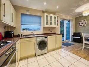 Kitchen- click for photo gallery